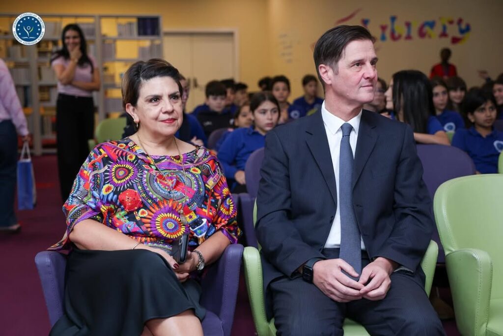 This image has an empty alt attribute; its file name is Our-Grade-5-Spanish-language-students-joyfully-celebrated-Di%CC%81a-de-los-Muertos-in-a-colorful-and-e-12-1024x683.jpg